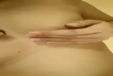 Cam Amoy Sedih Punya Toket Kecil