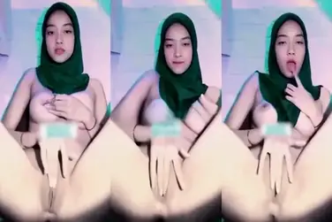 Sarah Jilbab Toket Gede Coli Gila Sendirian Di Kamar